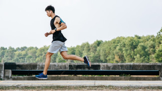 Hobi Lari atau Jogging? Berikut 5 Rekomendasi Sepatu Lari Lokal Terbaik untuk Jogging!