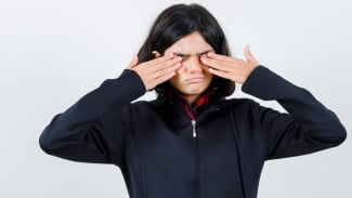 Mata Terasa Panas dan Perih? Kenali Penyebab dan Cara Mengatasinya