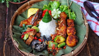 Nasi Jamblang, Warisan Rasa dari Cirebon yang Tak Lekang Oleh Waktu