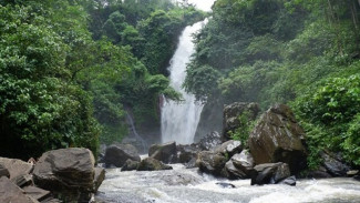 Bukan Sekadar Air Terjun, Antrokan adalah Pelukan Alam yang Menenangkan