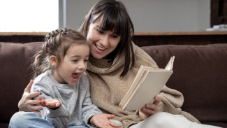 5 Buku Anak Terbaik 2025, Bikin Si Kecil Ketagihan Baca!
