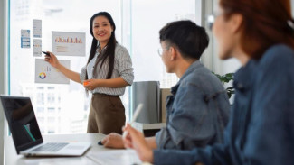 7 Tips Membangun Karir di Usia 20-an yang Wajib Kamu Tahu Sebelum Nyesel