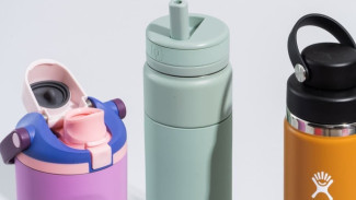 Botol Bau? Begini Cara Ampuh Hilangkan Bau Tak Sedap di Botol Minumanmu!