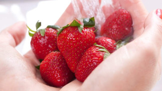 Efektif! Stroberi Bersih dari Pestisida dengan Baking Soda, Begini Caranya
