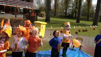 Koekhappen, Lomba Makan Kerupuk Ala Orang Belanda