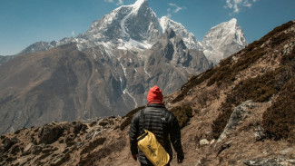 Daftar Perlengkapan yang Wajib Dibawa Pendaki Gunung