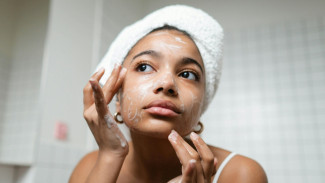 Bukan Bersih! Ini Arti Kulit Terasa Kencang Usai Cuci Muka