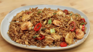 Masak Nasi Goreng Ala Solaria, Cuma Butuh 20 Menit!