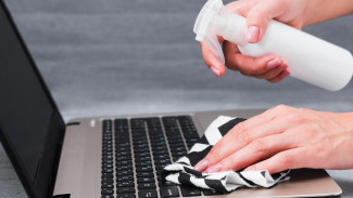 Cara Membersihkan Laptop Sendiri Di Rumah, Gampang Dan Efektif!
