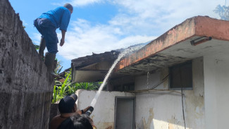 Dipicu Api Pembakaran Sampah, Kantor Pos di Jembrana Nyaris Ludes Terbakar