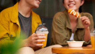 Susah Diajak Nongkrong! Ini 5 Zodiak yang Paling Sibuk