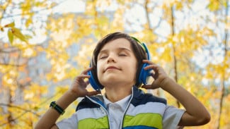 Daftar Judul Lagu Inggris yang Cocok untuk Belajar Bahasa Inggris