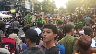 Ribuan Seniman Dalam dan Luar Bali Meriahkan Parade Budaya Jembrana 2025