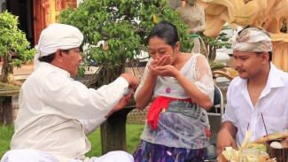 Megedong-gedongan, Tanda Awal Perjalanan Manusia dalam Tradisi Umat Hindu di Bali