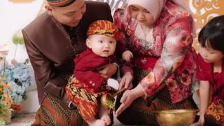 Tedhak Siten, Warisan Budaya Jawa dalam Upacara Turun Tanah Bayi