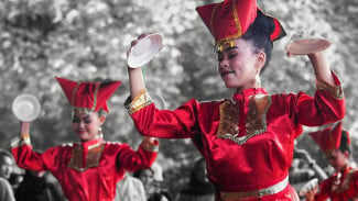 Sejarah dan Filosofi Tari Piring dari Minangkabau