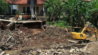 Tim Gabungan Kerahkan Ekskavator Bantu Pencarian Korban Banjir Bali