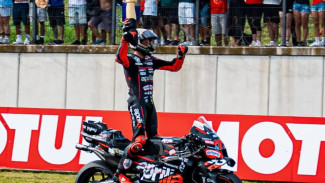 MotoGP San Marino, Marco Bezzecchi, Sprint Race Misano, Insiden Marc Marquez, Aprilia Racing Team, Klasemen MotoGP 2025