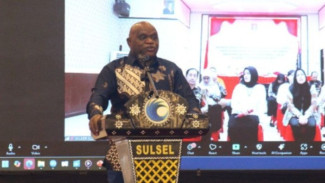 Natalius Pigai Usul Halaman DPR Jadi Lokasi Resmi Demonstrasi Masyarakat