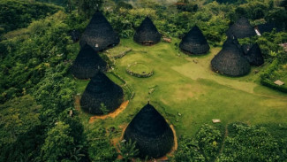 Mbaru Niang Wae Rebo! Warisan Budaya Keindahan Rumah Adat di Atas