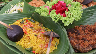 Makan Patita Dari Meja Panjang Hingga Ikatan Persaudaraan Orang Maluku