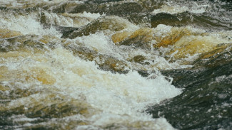 Menyusuri Sungai Pedegolan Sensasi River Tubing di Sendangdalem Kebumen