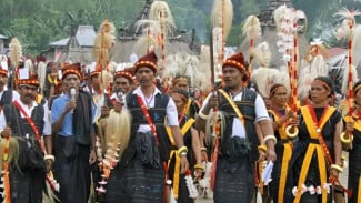 Upacara Adat Reba, Tradisi Syukur dan Penghormatan Leluhur di Dataran Tinggi Bajawa