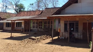 Puluhan Warga Alasbuluh Hadapi Relokasi Setelah Turun-Temurun Tinggal di Lahan Milik Kemenhut