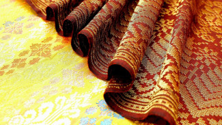 Berburu Warisan Kain di Nusantara, Panduan Perjalanan untuk Pecinta Tekstil Tradisional