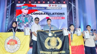 Polwan Polres Bandara Ngurah Rai Persembahkan Juara I Ajang Taekwondo