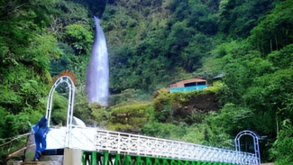 Curug Bajing, Air Terjun Eksotis di Kaki Gunung Rogojembangan yang Wajib Dikunjungi!
