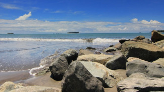 Pantai Gandoriah Pariaman, Pesona Tersembunyi Cinta Minangkabau yang Menyapa Laut Biru