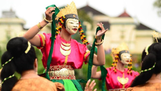 Tari Topeng Kemindu, Simbol Kelestarian Seni Kutai yang Mengabadikan Keanggunan Putri Keraton