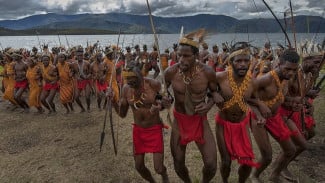 Doa dan Makna Sakral di Balik Tari Tumbu Tanah Papua