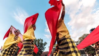 Simbol Kelembutan Perempuan Bugis-Makassar dalam Tari Pakarena