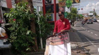 Kesadaran Warga Masih Rendah, Satpol PP Denpasar Tertibkan Ratusan Baliho Liar