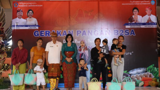 Hari Pangan Sedunia, Buleleng Bagikan 300 Paket Pangan B2SA untuk Keluarga Berisiko Stunting