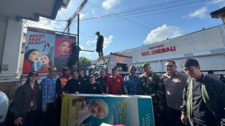 Upaya Jaga Estetika Kota, Satpol PP Denpasar Tertibkan Reklame Liar