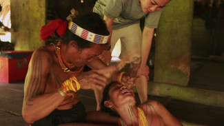 Mengasah Kecantikan dan Kedewasaan, Tradisi Kerik Gigi Suku Mentawai