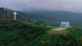 Bukit Doa Warembungan Tomohon, Spot Religi dan Panorama yang Jarang Diketahui