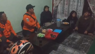 Pasangan Remaja Hilang Arah Saat Pulang, Damkarmat Banyuwangi Turun Tangan