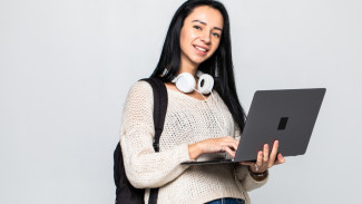 5 Rekomendasi Laptop Terbaik untuk Mahasiswa Akuntansi, Cepat dan Ringan!
