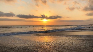 Harmoni Gaya Hidup Modern dan Keindahan Alam di Pantai Berawa