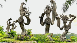 Taman Dedari Ubud Pesona Patung Bidadari Raksasa dan Wisata Kuliner Bernuansa Alam Bali