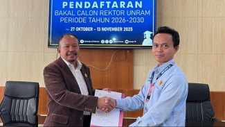 Mendaftar Bakal Calon Rektor Unram, Prof. Yusron Saadi Usung 