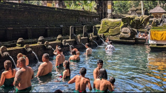 Air Suci Tirta Empul Berubah Cokelat, Wisatawan Kaget! Kadispar Sebut Sekarang Sudah Normal