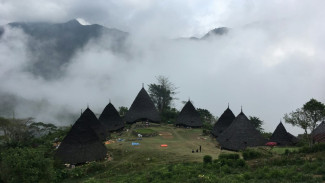 Makna Sakral Rumah Adat Klan Lein di Flores Timur