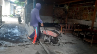 Investigasi Penumpukan Sedimen DI Bajulmati, Pemilik Warung Kopi Intimidasi Jurnalis VIVA News