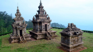 Pesona Candi Gedong Songo Di Lereng Ungaran Yang Menawan