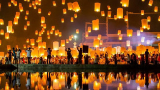 Festival Loy Krathong di Negeri Gajah Putih